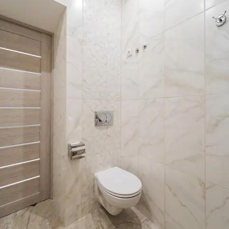 Luxury Flat Near Opera 2 Apartment Lviv Exterior photo