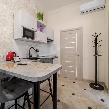 Luxury Flat Near Opera 2 Apartment Lviv Exterior photo